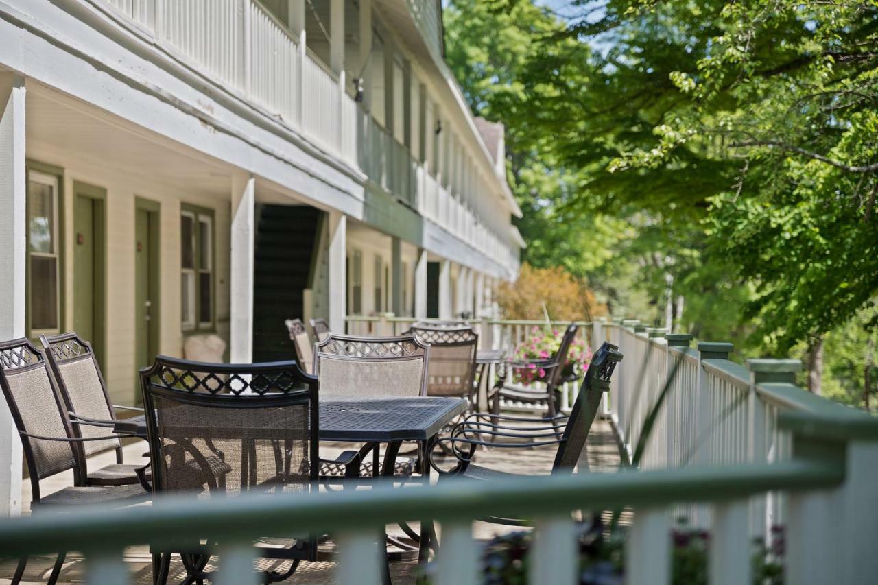 Seven Hills Inn Lenox Exteriör bild